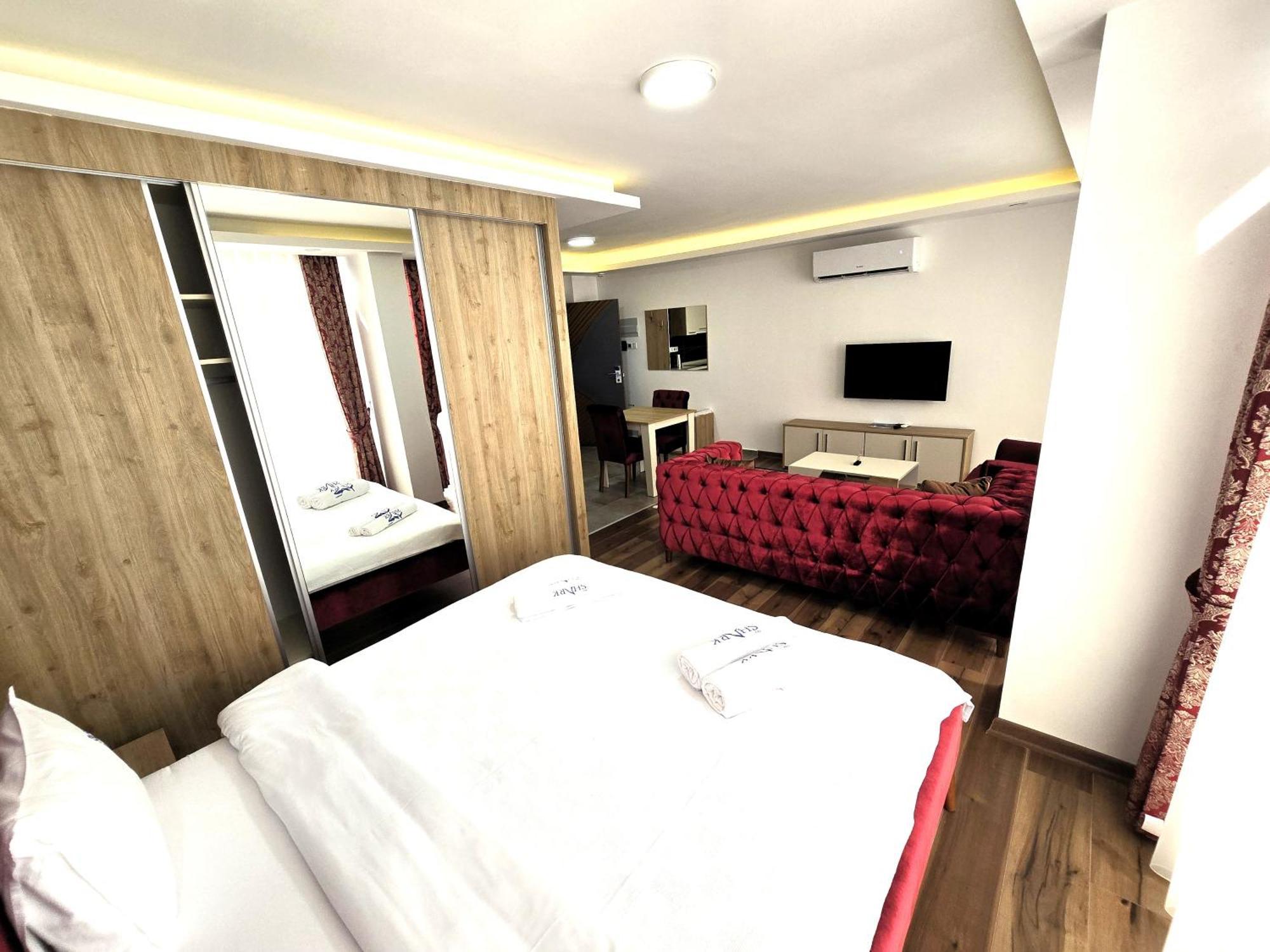 Nurel Shark Residence Girne Buitenkant foto
