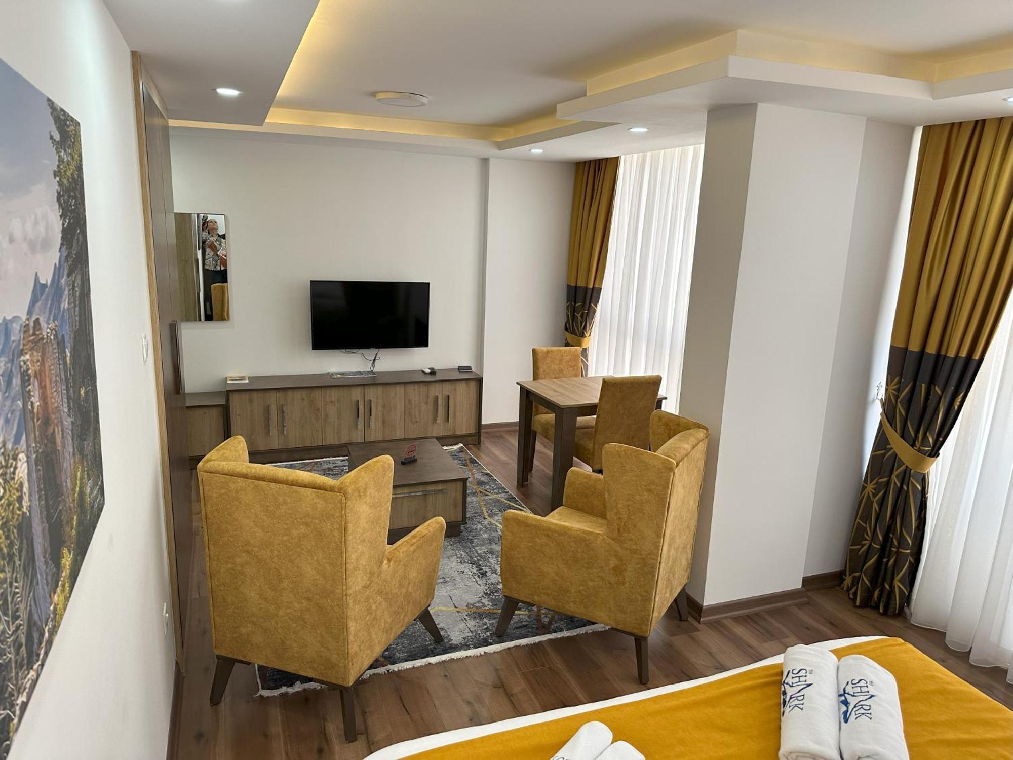 Nurel Shark Residence Girne Buitenkant foto