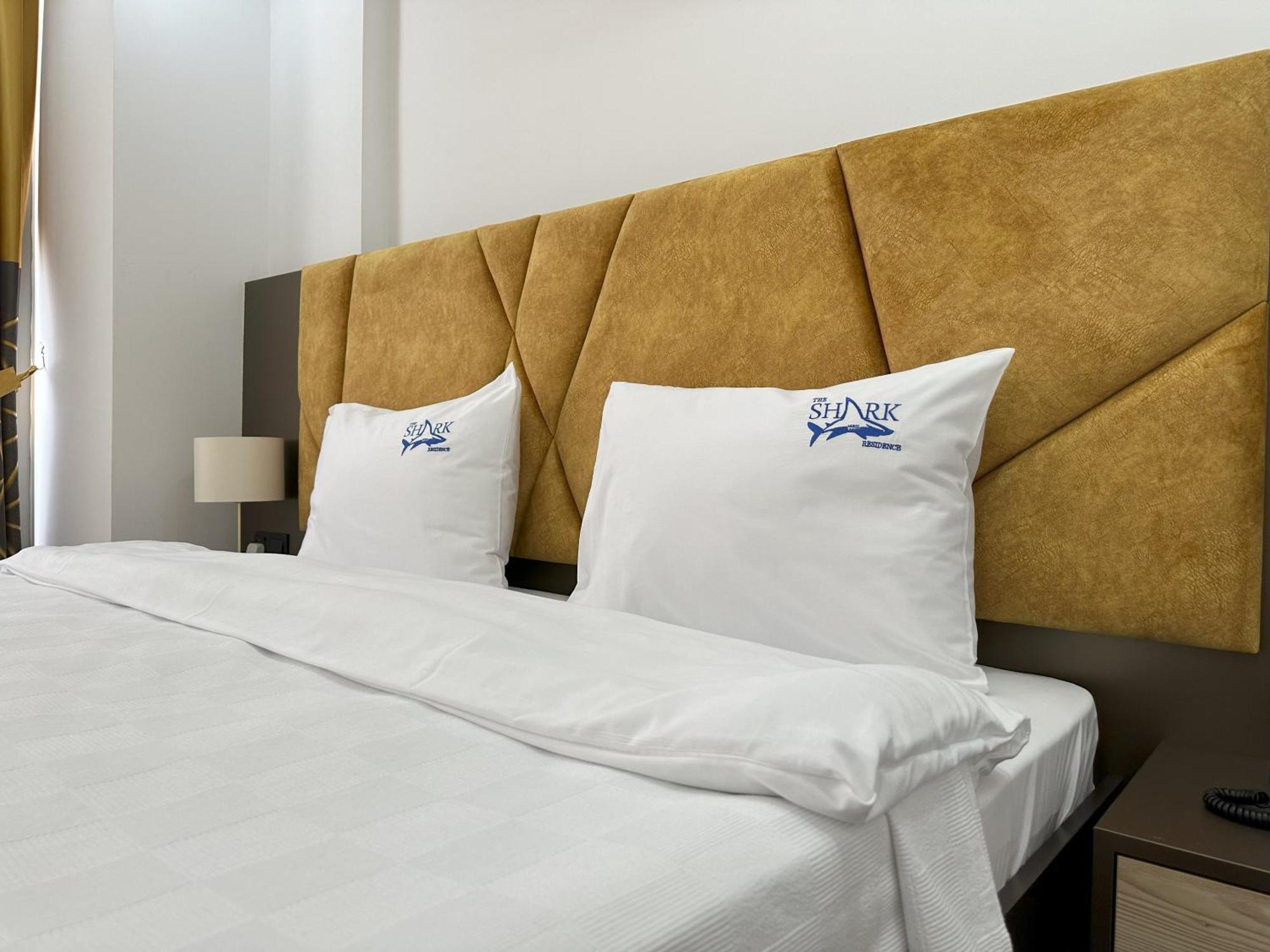 Nurel Shark Residence Girne Buitenkant foto